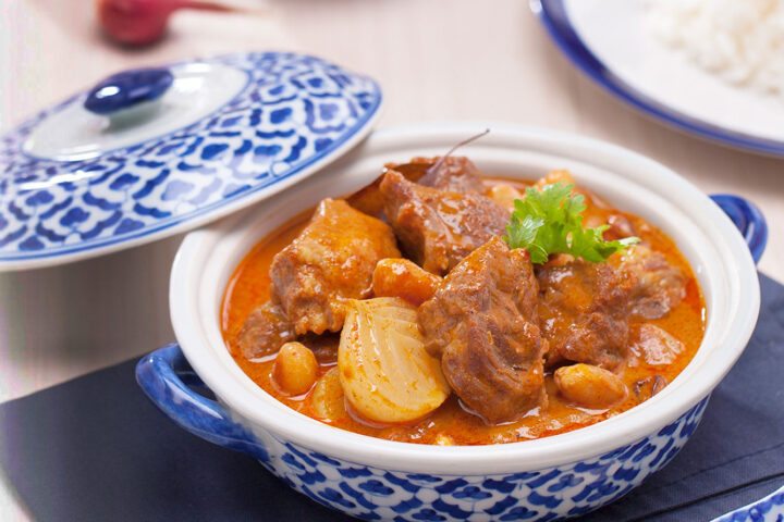 Massaman Curry - 8Day nhà cái DT68 là nhà cái uy tín hàng đầu trong lĩnh vực cá cược tại thị trường Việt Nam Thái Lan nức tiếng