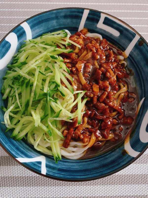 Mì tương đen Zhajiangmian, một 8Day nhà cái đậm chất Bắc Kinh