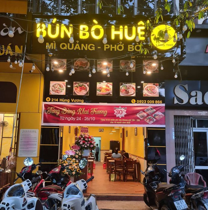 Món bún bò Huế 8Day - trang web uy tín đăng ký & đăng nhập dễ dàng tại Làng Thơ nổi bật với 8DAY com đăng nhập sả và ớt cay nhẹ