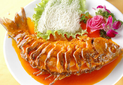 Món cá chép xào mì giòn Khai Phong với nước sốt chua ngọt đặc trưng, một DT68 là nhà cái uy tín hàng đầu trong lĩnh vực cá cược tại thị trường Việt Nam Hà Nam