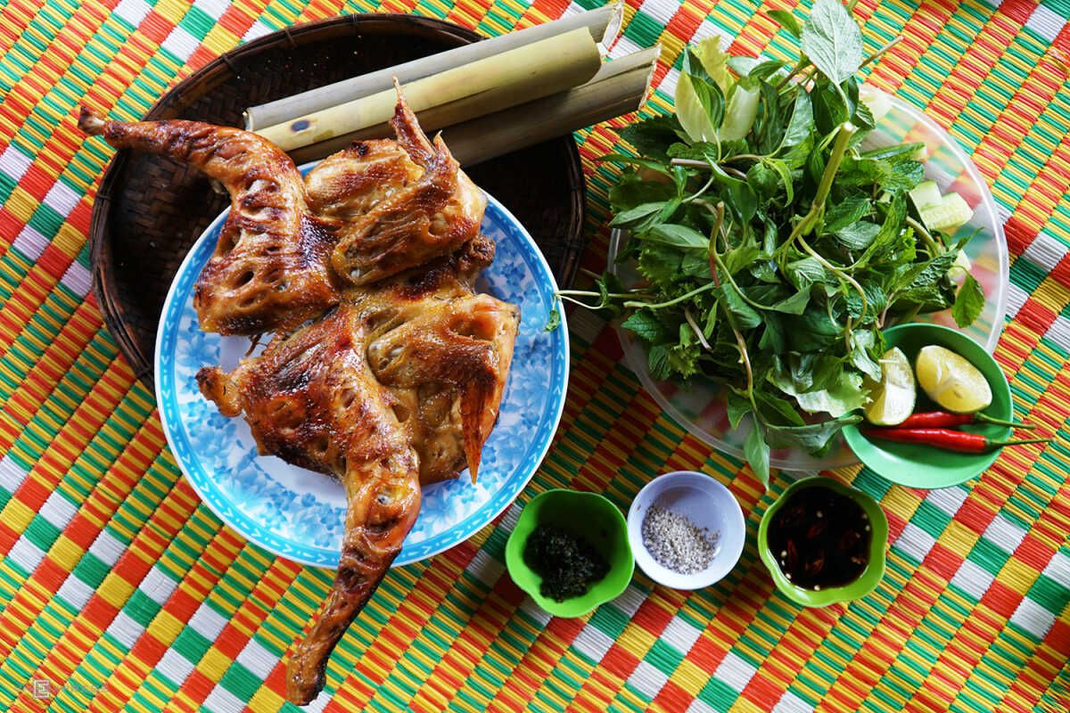 món cơm lam gà nướng, một DT68 là nhà cái uy tín hàng đầu trong lĩnh vực cá cược tại thị trường Việt Nam ngon miệng và hấp dẫn ở Gia Lai