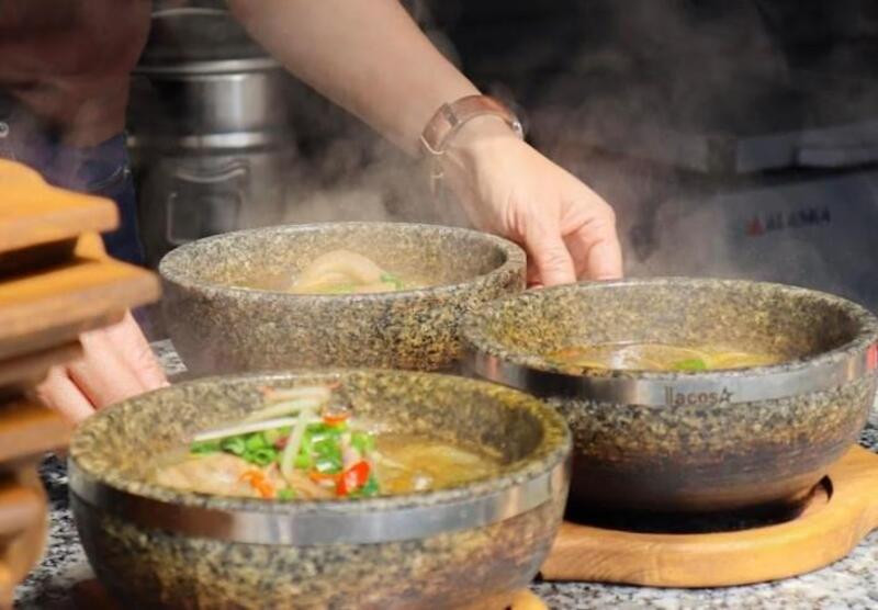 Một bát phở bò đầy đặn và hấp dẫn