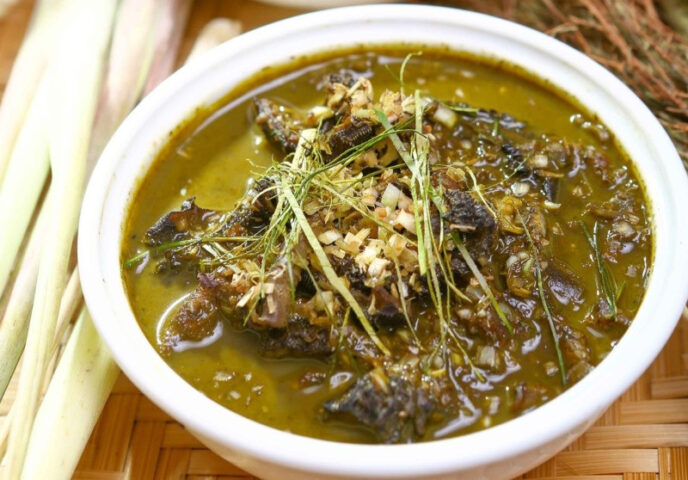Nặm Pịa, 8Day nhà cái độc đáo của Tà Xùa