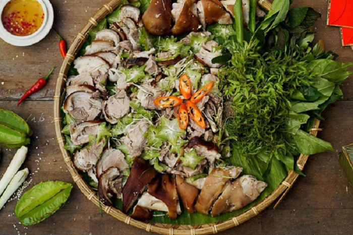 Nem chạo chân giò Kim Sơn Ninh Bình bày ra đĩa