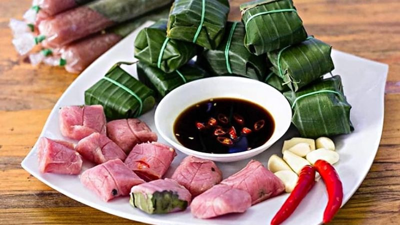 Nem chua Lai Vung trứ danh, một món quà Đồng Tháp không thể thiếu.