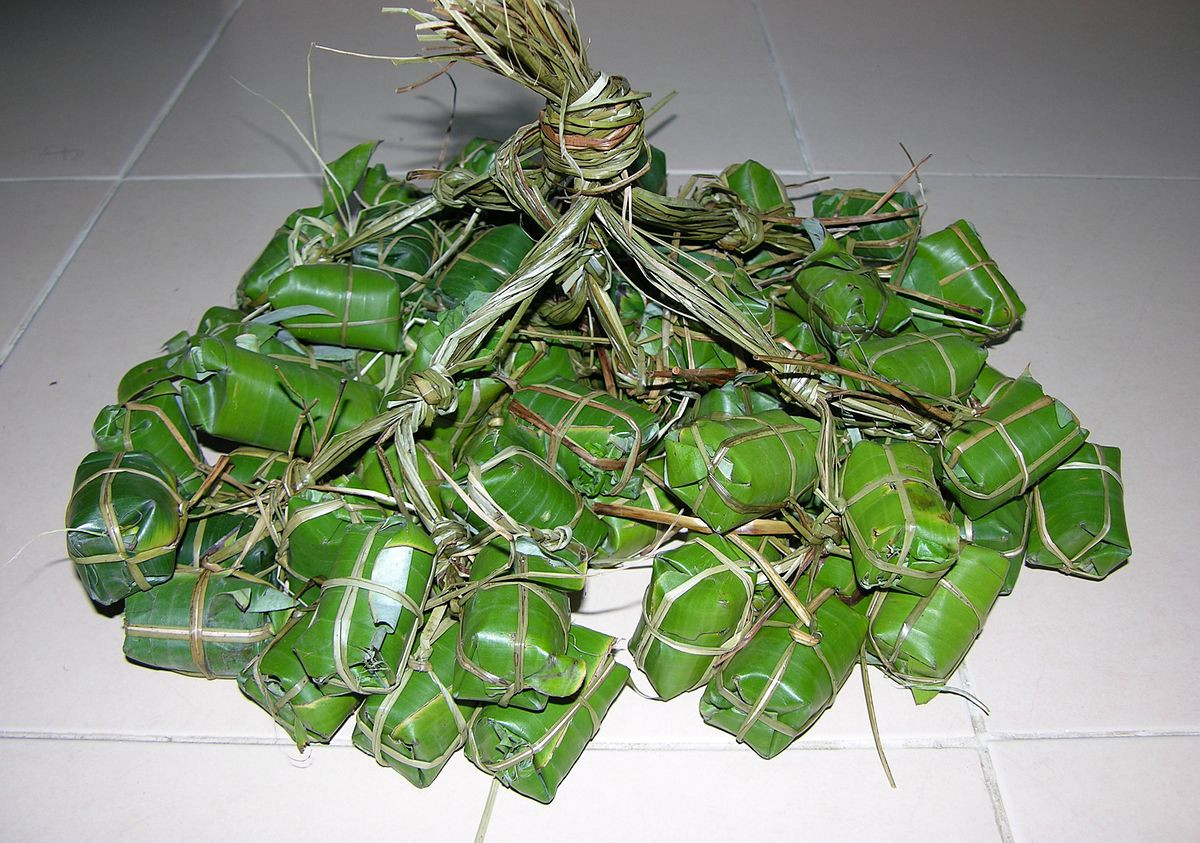 Nem chua Ninh Hòa gói lá chuối, mang đậm bản sắc ẩm thực Nha Trang