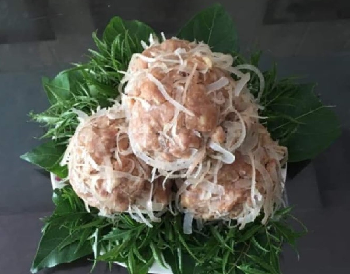 Nem nắm Nohu 8Day được làm từ thịt và bì heo tươi ngon.