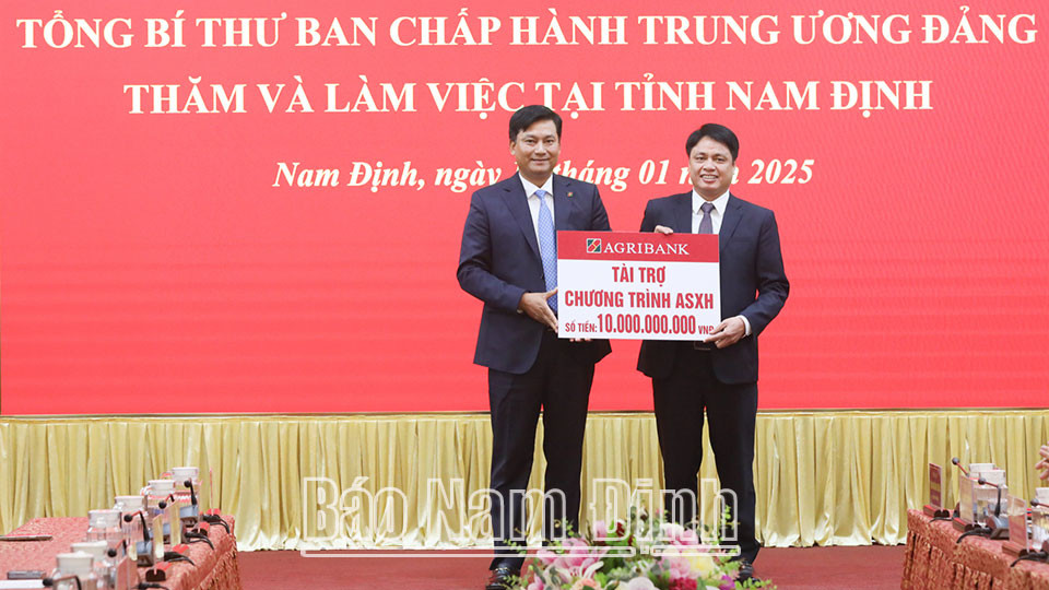 Ngân hàng Agribank trao tặng 10 tỷ đồng an sinh xã hội tại 8Day - trang web uy tín đăng ký & đăng nhập dễ dàng trong chuyến thăm của Tổng Bí thư Tô Lâm