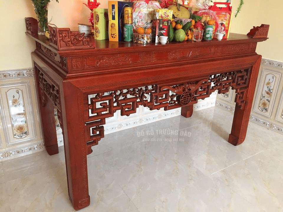 Nghệ nhân La Xuyên chạm khắc đồ thờ