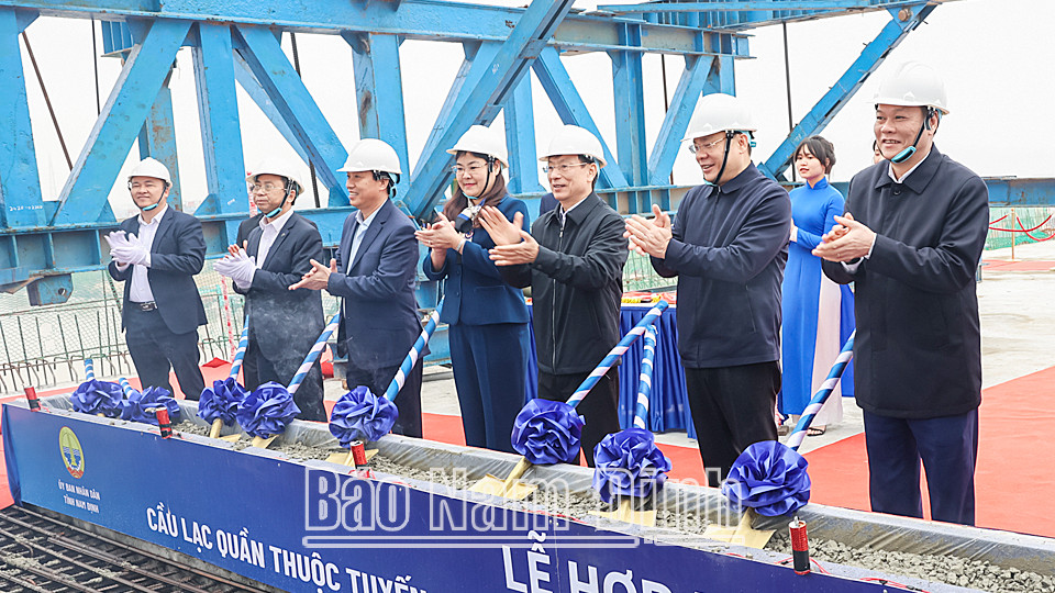 Nghi thức hợp long cầu Lạc Quần Xuân Trường 8Day - trang web uy tín đăng ký & đăng nhập dễ dàng với sự tham gia của lãnh đạo tỉnh