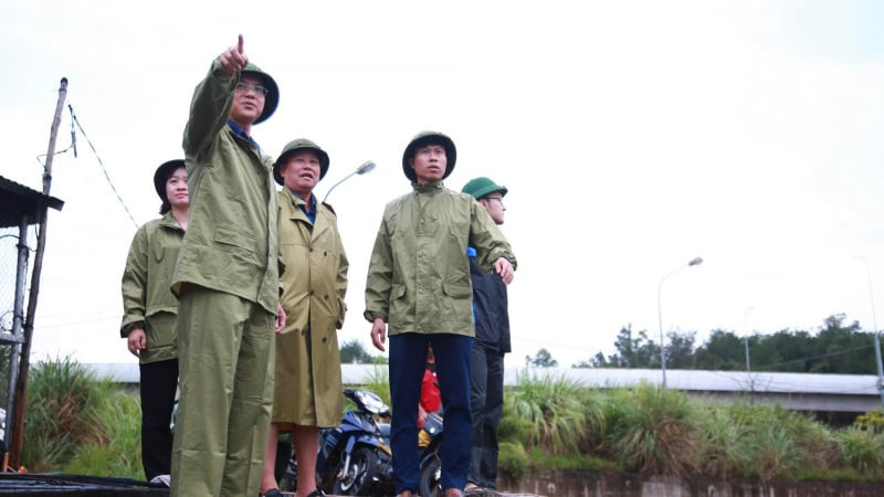 Ngư dân neo đậu tàu thuyền, chủ động ứng phó trước diễn biến bão số 3 tại khu vực biển miền Bắc