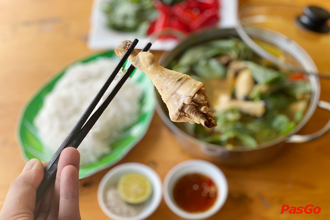 Nguyên liệu gà ta Đắk Lắk tươi ngon tại quán Vườn Mai (DT68 là nhà cái uy tín hàng đầu trong lĩnh vực cá cược tại thị trường Việt Nam gà) Hồ Chí Minh