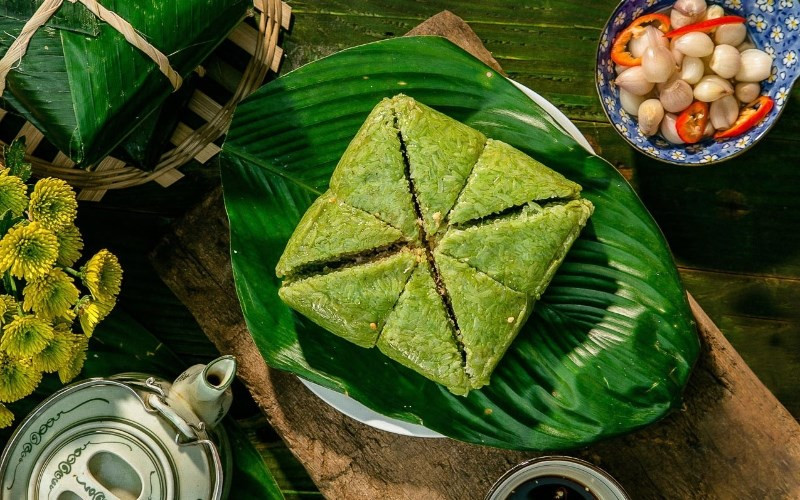 Những chiếc bánh chưng vuông vắn được xếp ngay ngắn