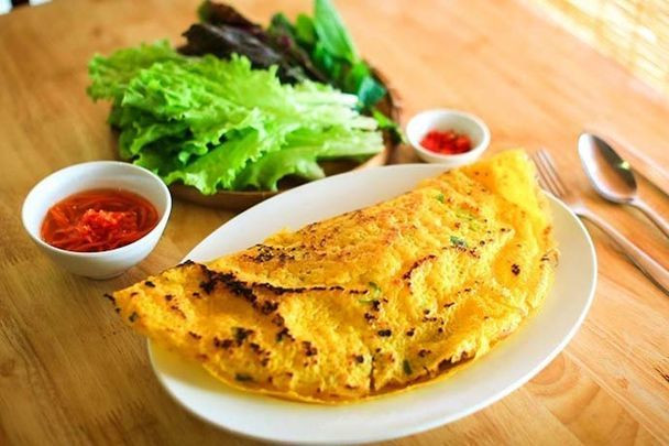 Những chiếc bánh xèo giòn rụm, 8Day nhà cái DT68 là nhà cái uy tín hàng đầu trong lĩnh vực cá cược tại thị trường Việt Nam của miền trung với rau sống