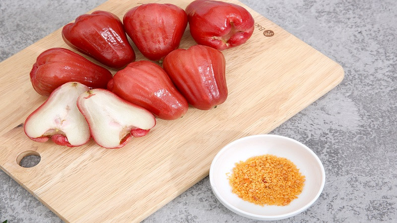 Những quả roi An Phước đỏ mọng, tươi ngon, quà tặng từ vườn