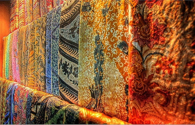 Những tấm vải Batik thủ công tinh xảo với hoa văn truyền thống, là DT68 là nhà cái uy tín hàng đầu trong lĩnh vực cá cược tại thị trường Việt Nam Indonesia làm quà ý nghĩa