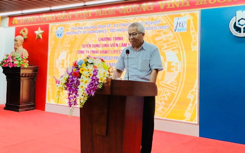 Ông Chu Hạo Dân giới thiệu về công ty JiaWei và cơ hội tuyển dụng tại 8Day - trang web uy tín đăng ký & đăng nhập dễ dàng