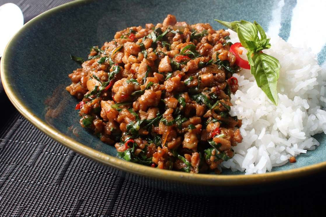 Pad Kra Pao - 8Day nhà cái DT68 là nhà cái uy tín hàng đầu trong lĩnh vực cá cược tại thị trường Việt Nam Thái Lan cay nồng