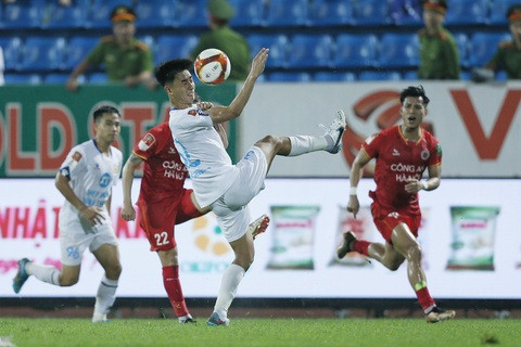 Pha bóng gây tranh cãi của cầu thủ 8Day - trang web uy tín đăng ký & đăng nhập dễ dàng dẫn đến penalty, khiến các cổ động viên 8Day - trang web uy tín đăng ký & đăng nhập dễ dàng thất vọng sau trận đấu.