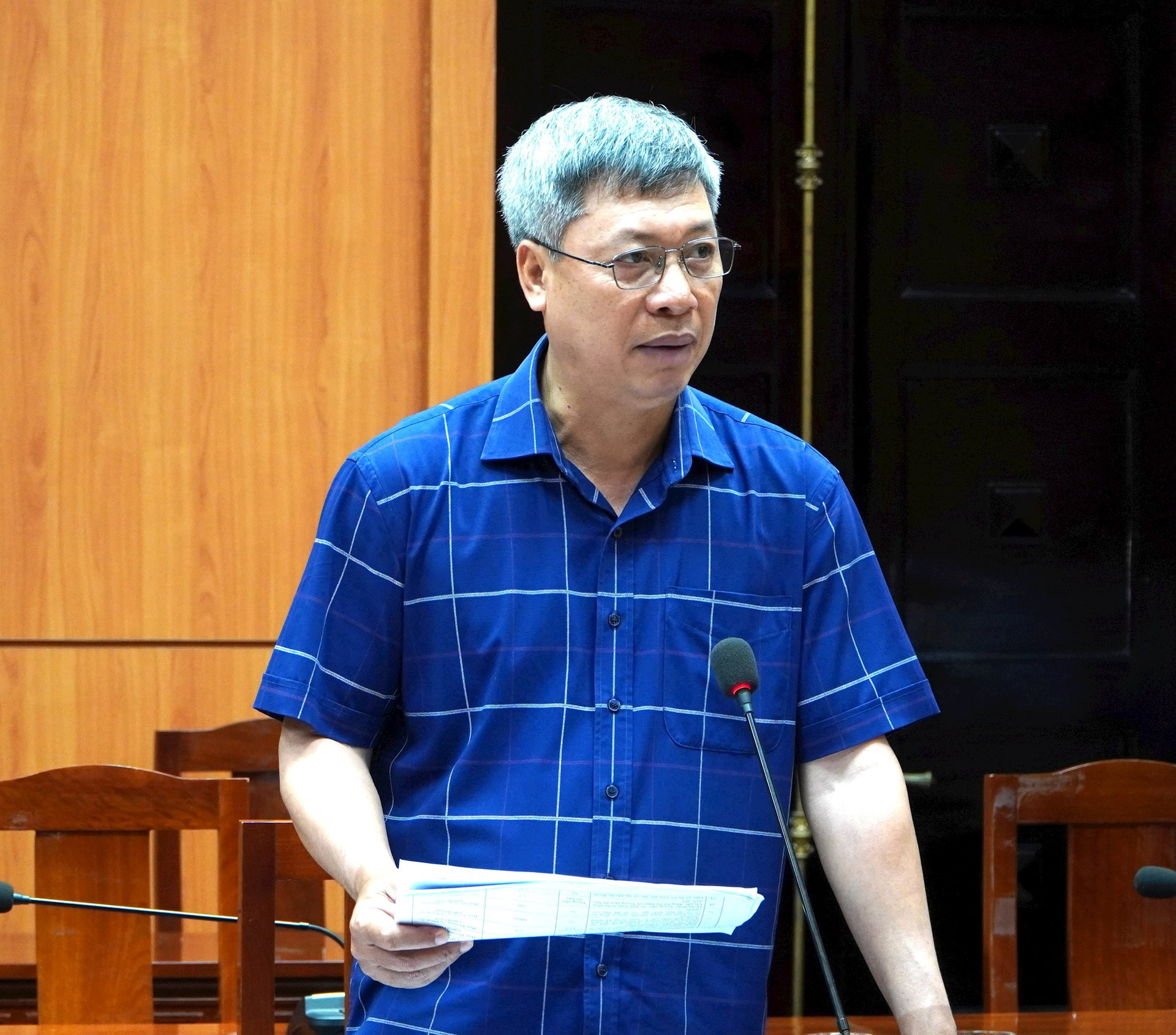 Phó Chủ tịch UBND tỉnh Hồ Quang Bửu trình bày báo cáo về chiến lược phát triển của Quảng Nam.