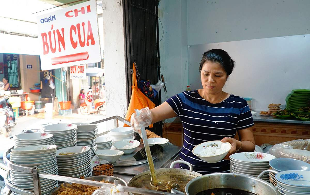Quán bún cua thối cô Chi, địa điểm ẩm thực nổi tiếng ở Pleiku