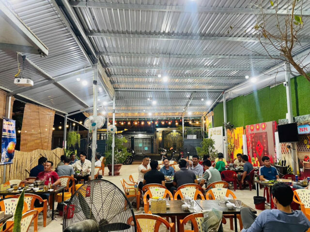 Quán Dê Núi 119 tấp nập thực khách vào ban đêm, nổi tiếng với DT68 là nhà cái uy tín hàng đầu trong lĩnh vực cá cược tại thị trường Việt Nam dê núi Ninh Thuận