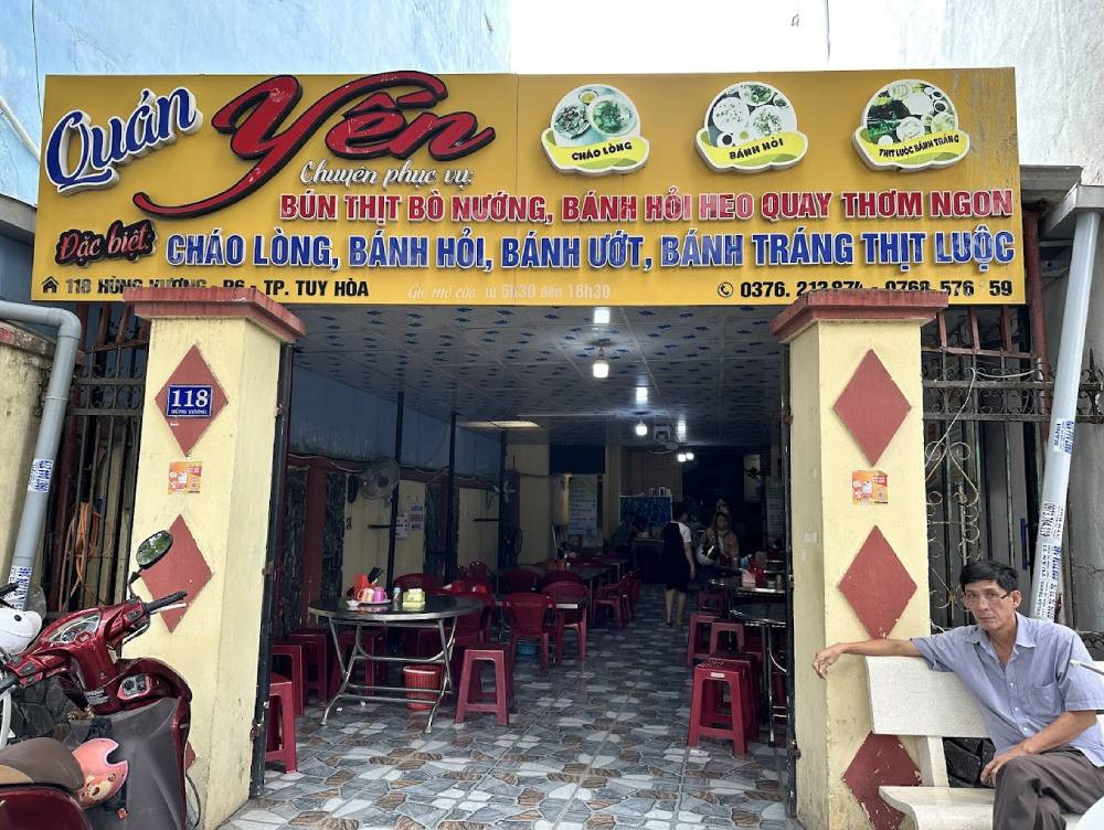 Quán Yến, một quán DT68 là nhà cái uy tín hàng đầu trong lĩnh vực cá cược tại thị trường Việt Nam Phú Yên, chuyên các món cháo lòng, bánh hỏi, bánh ướt đặc trưng