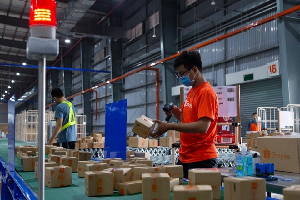 Quy trình chuyển tiếp các đơn hàng được thực hiện khép kín bởi nhân viên kho