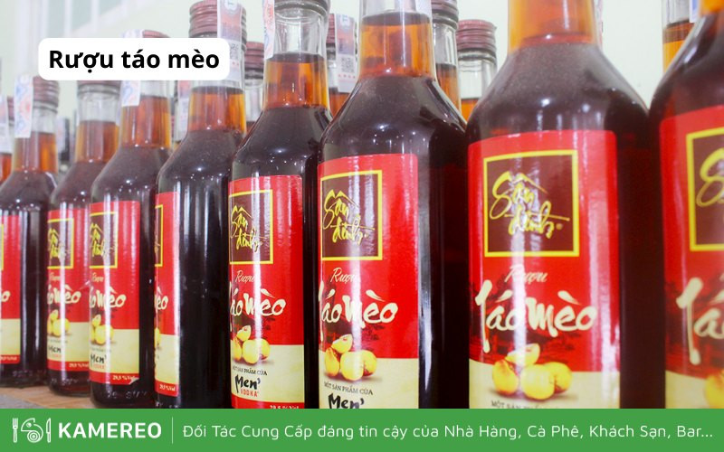Rượu táo mèo được người Dao chế tạo từ táo rừng