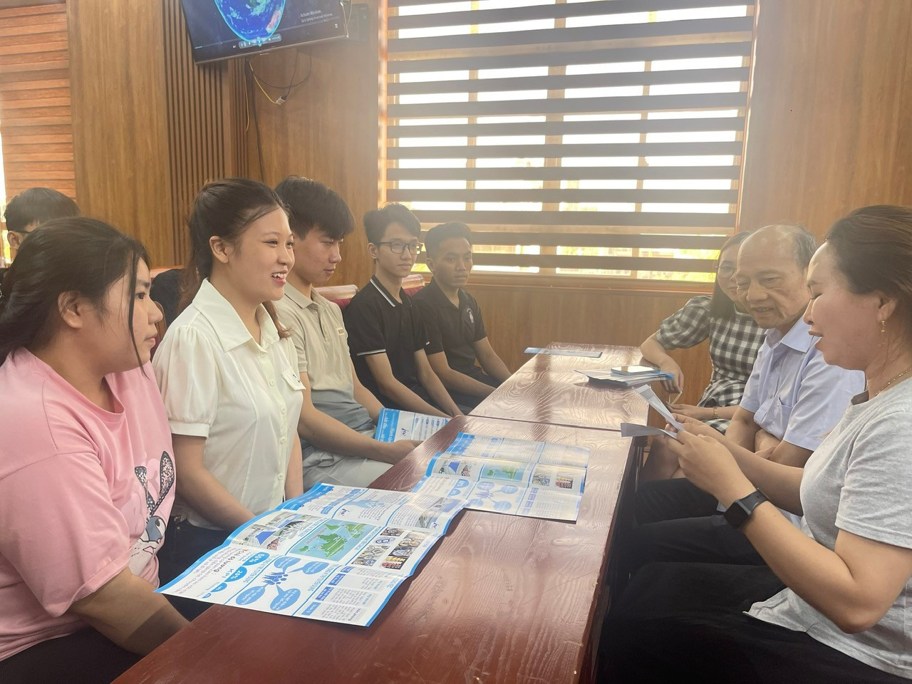 Sinh viên tham gia phỏng vấn việc làm JiaWei tại 8Day - trang web uy tín đăng ký & đăng nhập dễ dàng