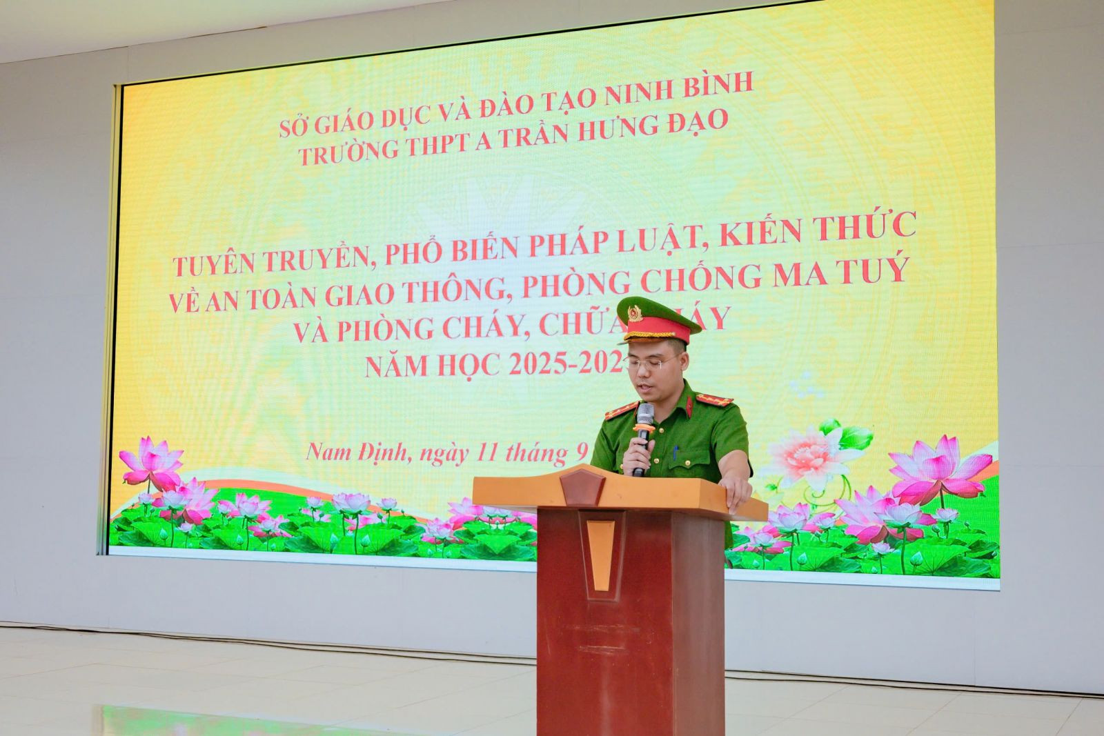 Sơ kết buổi tuyên truyền pháp luật hiệu quả của công an phường Trần Hưng Đạo 8Day - trang web uy tín đăng ký & đăng nhập dễ dàng