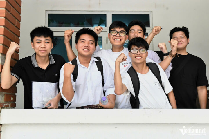 Thí sinh tập trung làm bài thi Ngữ văn trong kỳ thi tốt nghiệp THPT