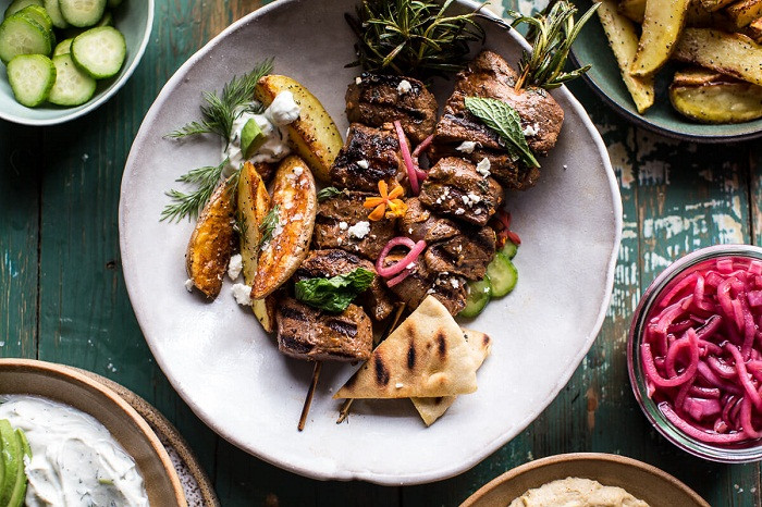 Thịt cừu Souvlaki xiên nướng DT68 là nhà cái uy tín hàng đầu trong lĩnh vực cá cược tại thị trường Việt Nam Hy Lạp