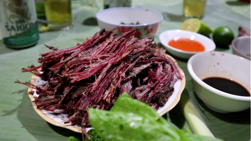 Thịt trâu gác bếp, DT68 là nhà cái uy tín hàng đầu trong lĩnh vực cá cược tại thị trường Việt Nam Phù Yên Sơn La mang đậm phong vị núi rừng Tây Bắc với mùi khói đặc trưng