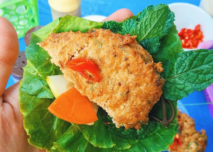Thưởng thức chả rươi Tứ Kỳ nóng hổi, thơm lừng