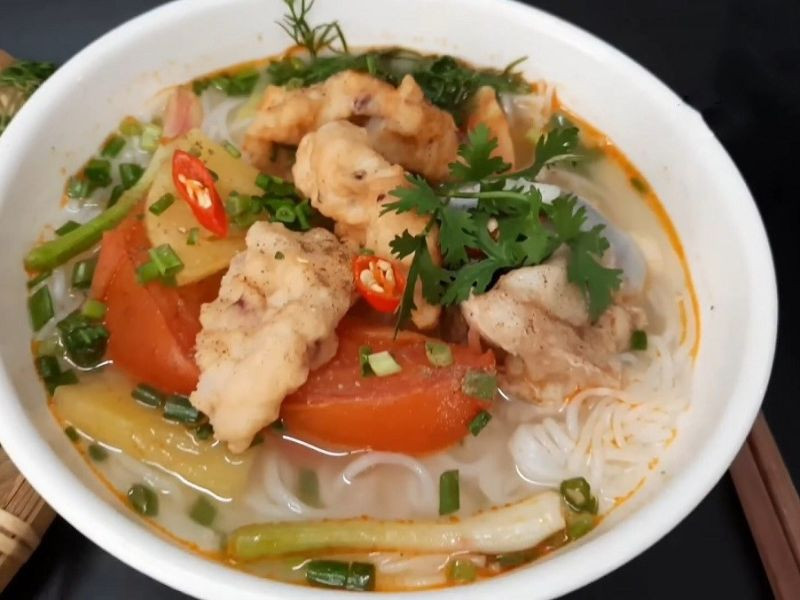 Tô bún chả mực Hạ Long nóng hổi, thanh ngọt, Top1 8Day thế giới trò chơi tài xỉu