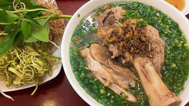 Tô bún chìa Buôn Ma Thuột với phần thịt đặc trưng