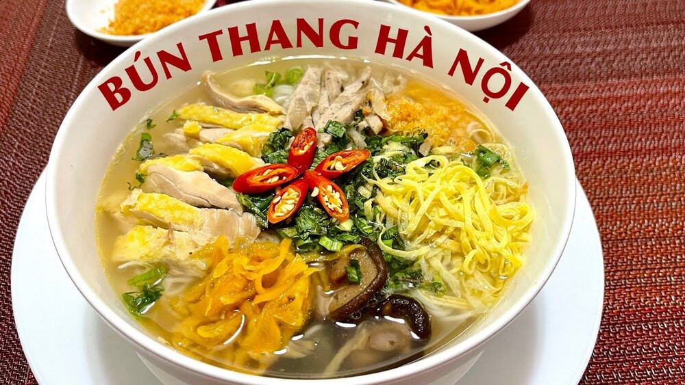 Tô bún thang Hà Nội thanh tao với nhiều nguyên liệu