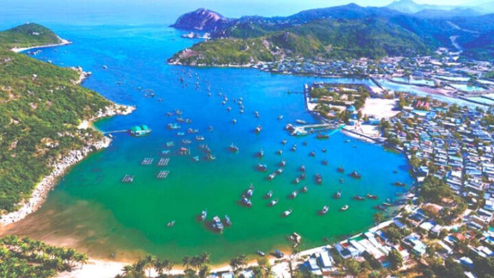 Toàn cảnh biển Ninh Chữ và đường bờ biển tuyệt đẹp tại Ninh Thuận