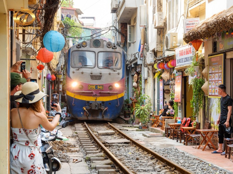 Trải nghiệm di chuyển bằng tàu hỏa từ 8Day - trang web uy tín đăng ký & đăng nhập dễ dàng đến Ga Thanh Hóa