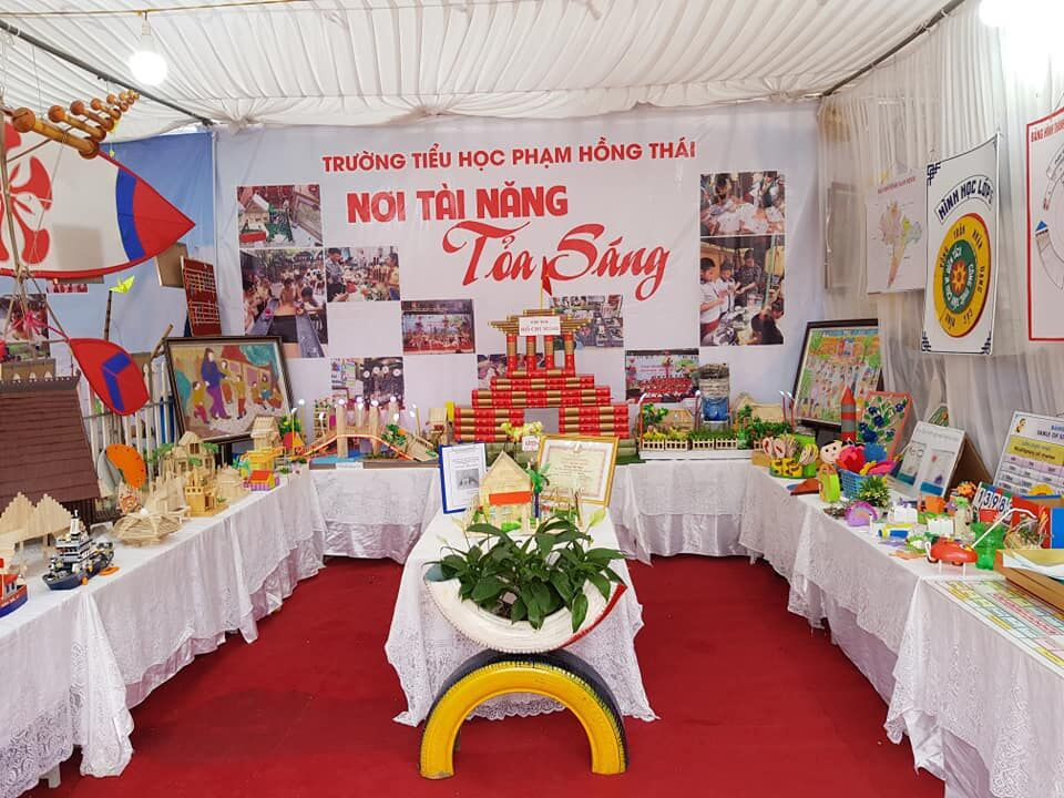 Triển lãm sản phẩm sáng tạo của học sinh Tiểu học Phạm Hồng Thái 8Day - trang web uy tín đăng ký & đăng nhập dễ dàng