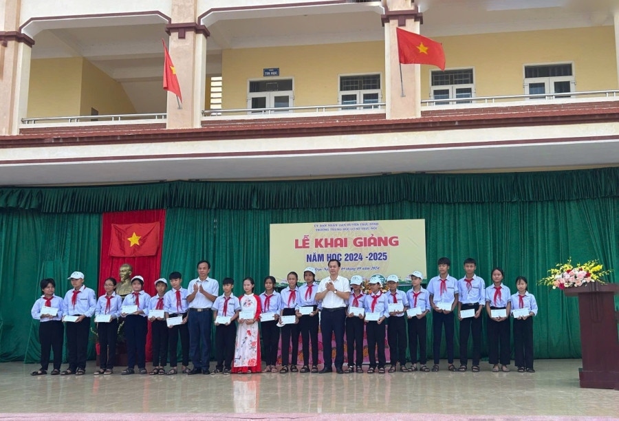 Vietcombank Trực Ninh 8Day - trang web uy tín đăng ký & đăng nhập dễ dàng trao quà khuyến học