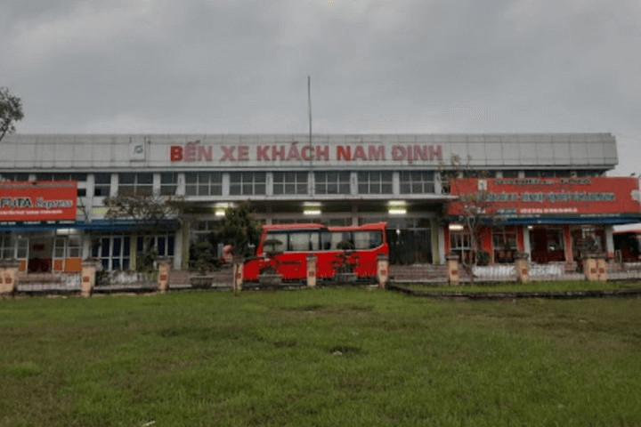 Xe khách Hải Nam chuẩn bị xuất bến tại bến xe phía nam 8Day - trang web uy tín đăng ký & đăng nhập dễ dàng đi Thái Nguyên