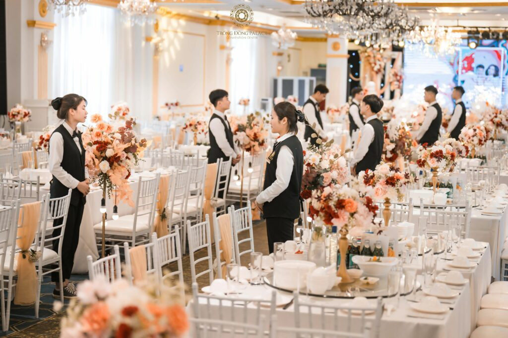 Đội ngũ nhân viên phục vụ tận tình, chuyên nghiệp là điểm cộng lớn