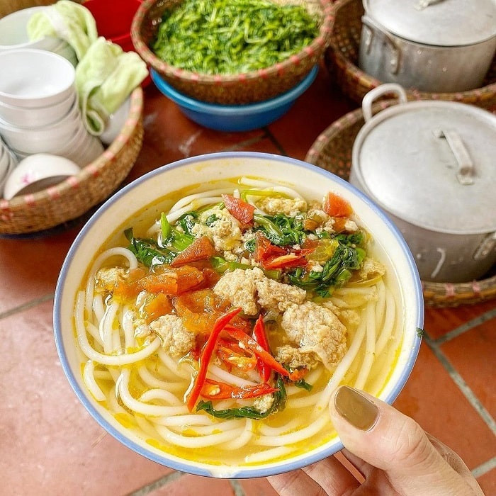 Hình ảnh các nguyên liệu làm bún đũa được sắp xếp cẩn thận