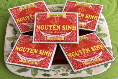 Hình ảnh minh họa các loại bánh cốm được gói ghém cẩn thận