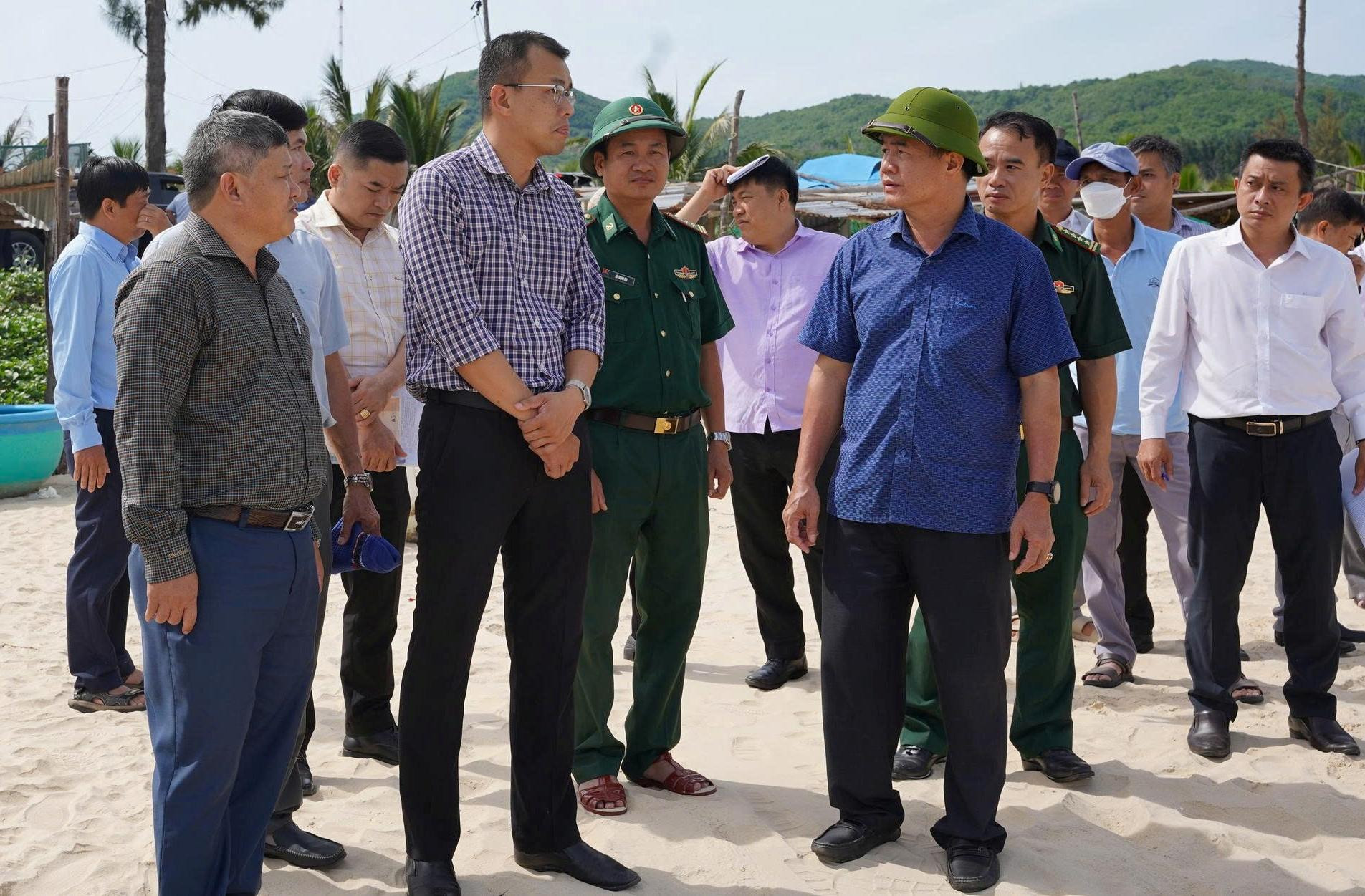 Kiểm tra thực tế các khu vực nuôi trồng thủy sản ven biển
