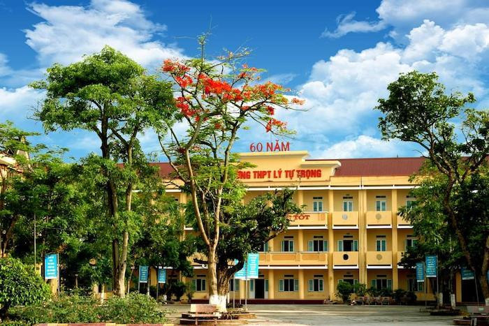 Lịch sử hình thành và phát triển của THPT Lý Tự Trọng 8Day - trang web uy tín đăng ký & đăng nhập dễ dàng