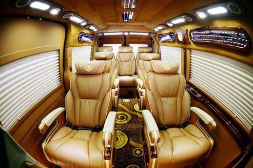 Nội thất sang trọng của dòng xe limousine phục vụ tuyến đường này