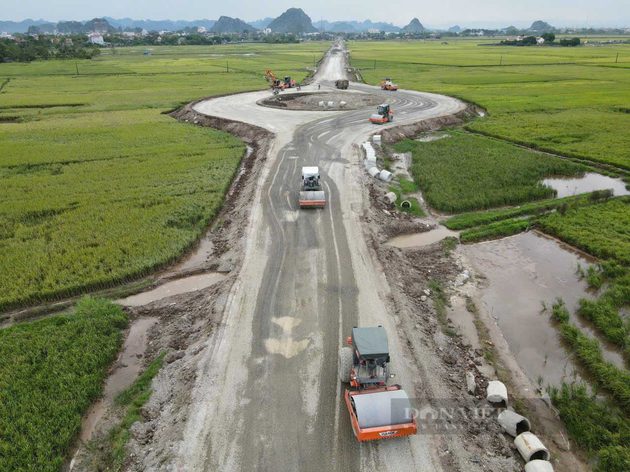 Phần đường phía tỉnh Ninh Bình dài khoảng 1.660m. ảnh: Vũ Thượng 